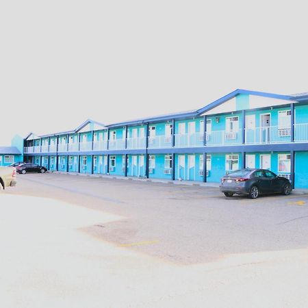 Empire Inn & Suites Penhold Екстер'єр фото