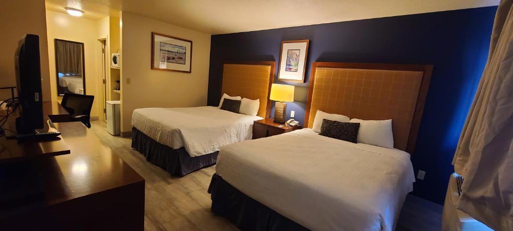 Empire Inn & Suites Penhold Екстер'єр фото