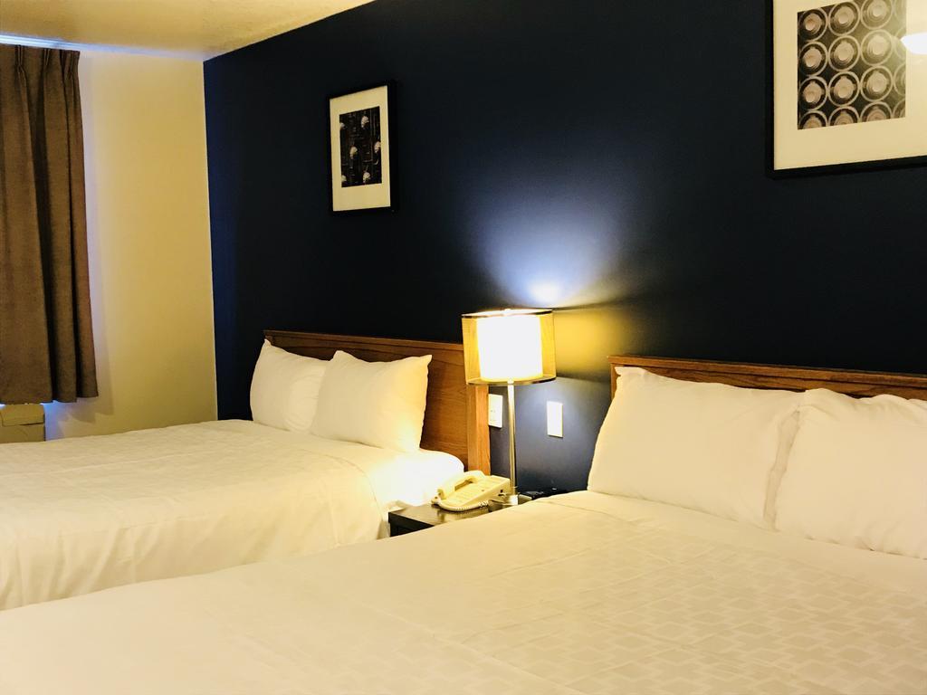 Empire Inn & Suites Penhold Екстер'єр фото