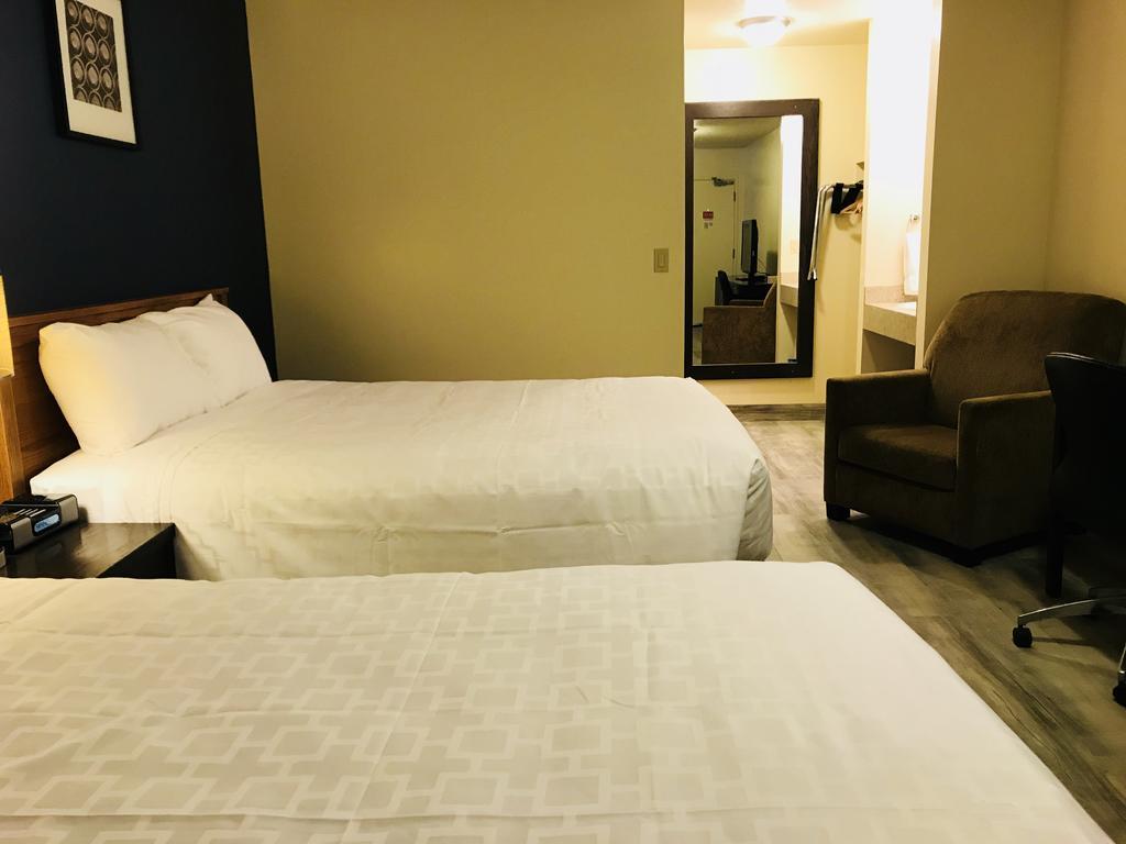 Empire Inn & Suites Penhold Екстер'єр фото