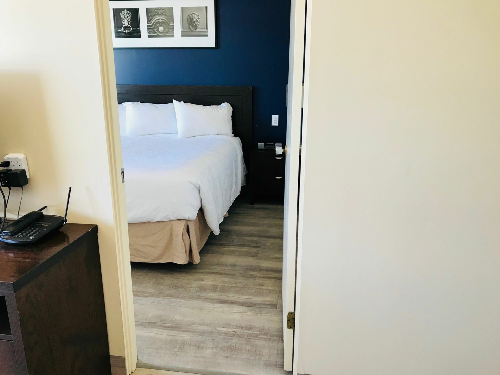Empire Inn & Suites Penhold Екстер'єр фото