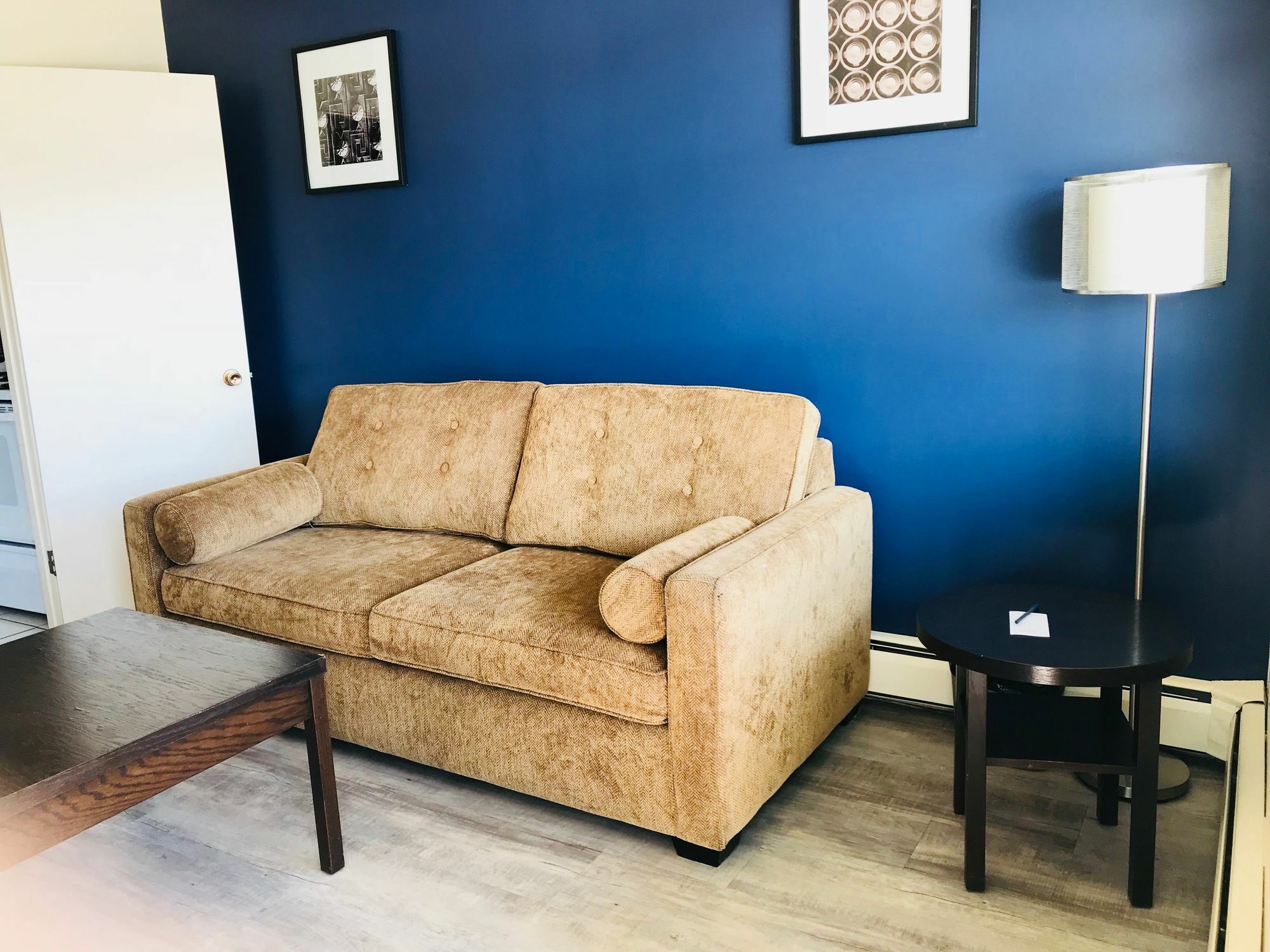 Empire Inn & Suites Penhold Екстер'єр фото